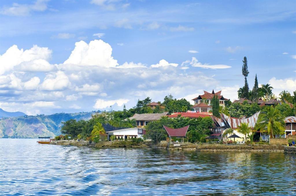 Hotel Sumber Pulo Mas Ambarita Exterior foto